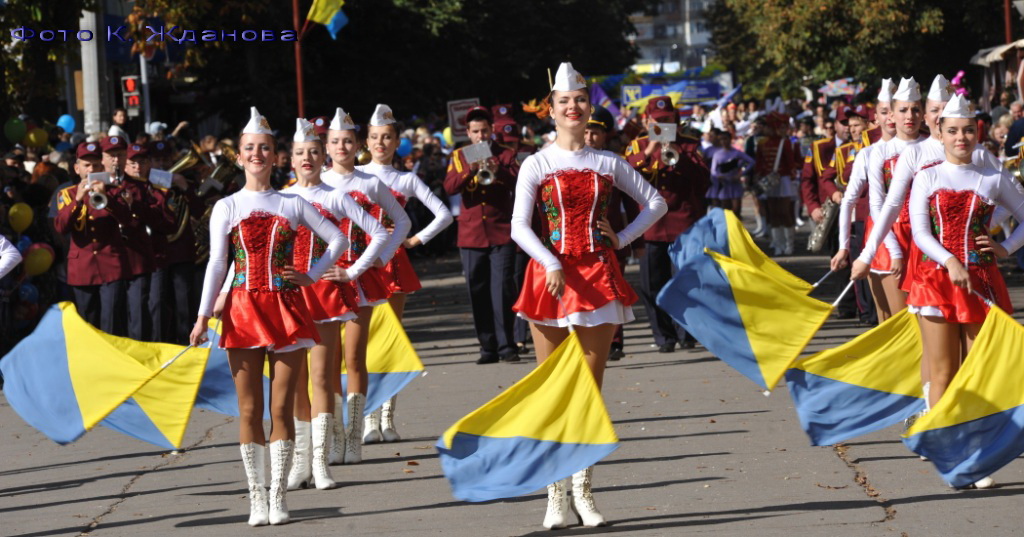 парад мажореток у Хмельницькому