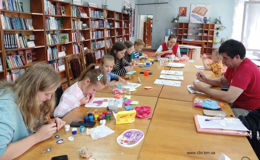 Творче заняття з волонтерами у філії №11