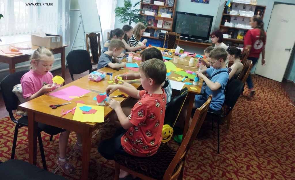 Творче заняття з волонтерами у філії №11