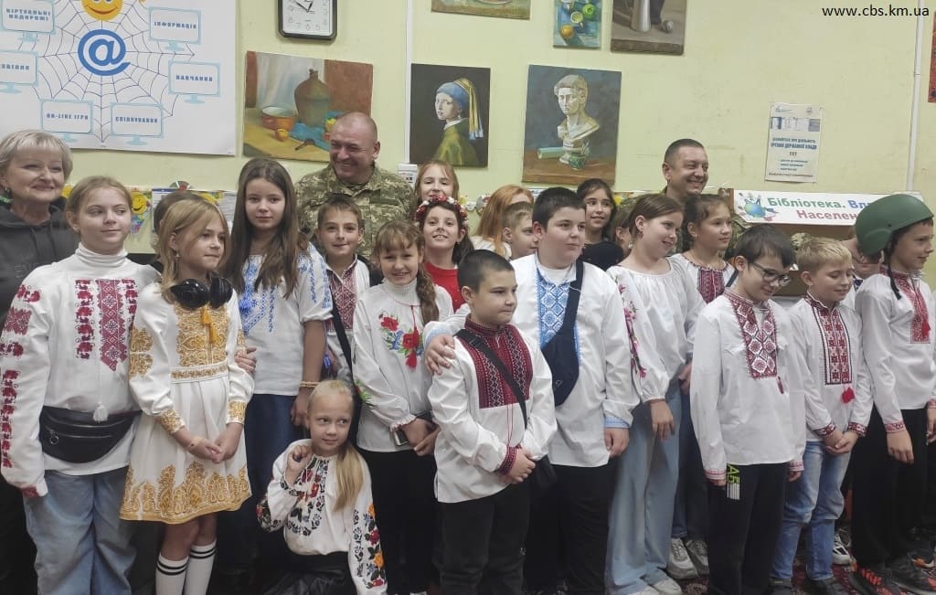 Патріотична година спілкування у філії №14